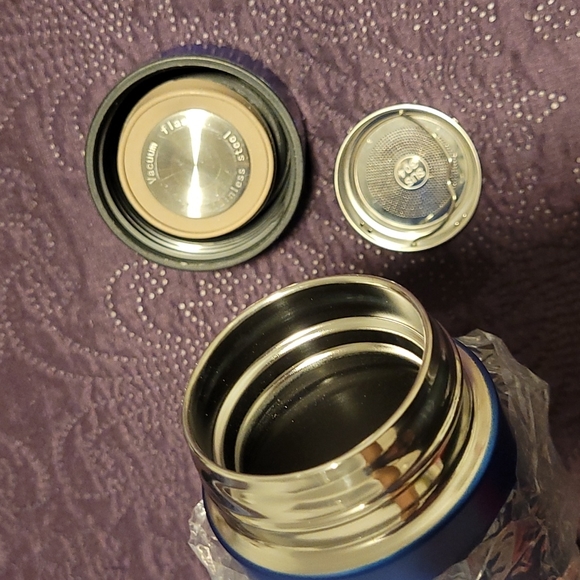 Brand new in box vacuum flask G-shock - Picture 3 of 4